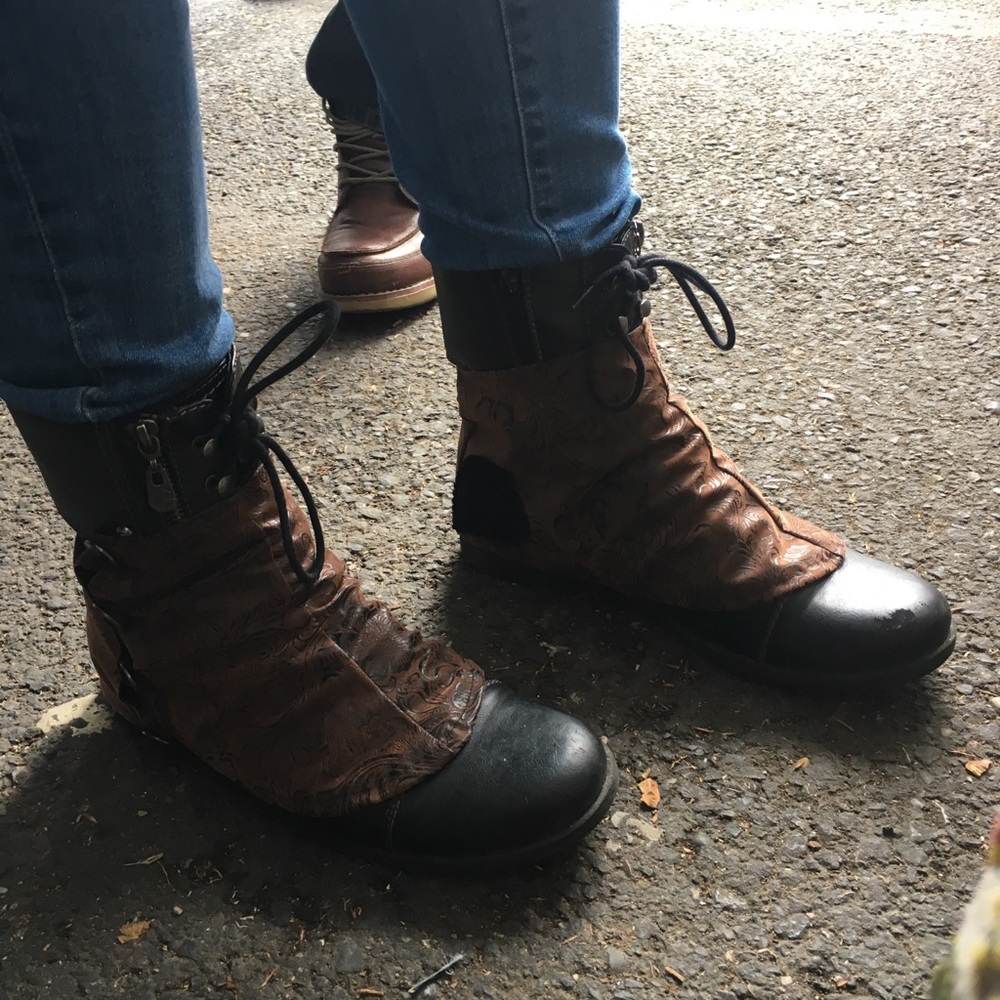 Spats - Picture 2 of 6